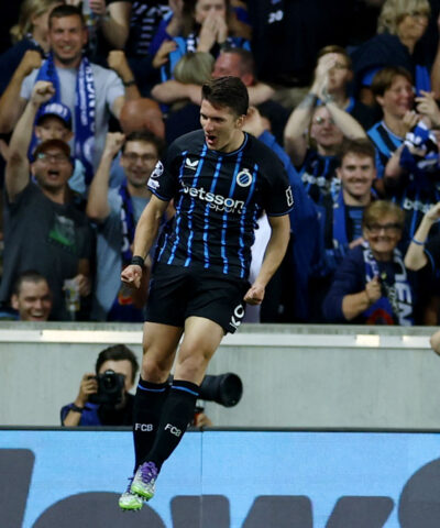 Ο Τζόλης πανηγυρίζει για την Κλαμπ Μπριζ