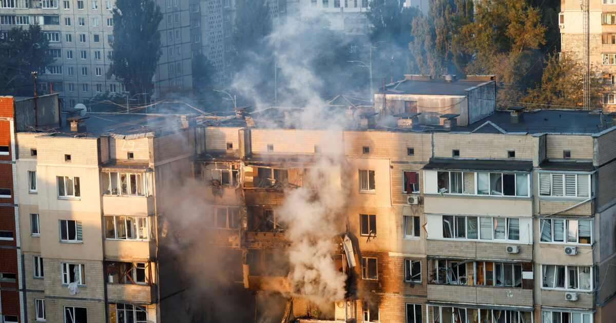 Kyiv: Three dead between them and one child from Russian attack with drones and ballistic missiles