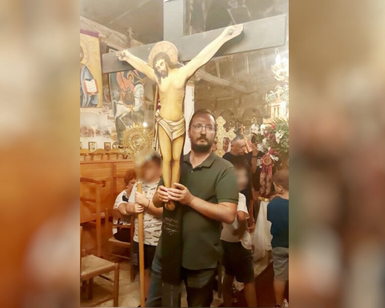 Βασίλης Καλογήρου: Η σπαρακτική ανάρτηση της μητέρας του – «Σου έκοψαν το δάχτυλο εν ζωή, χέρια σου στερήσαν το οξυγόνο»