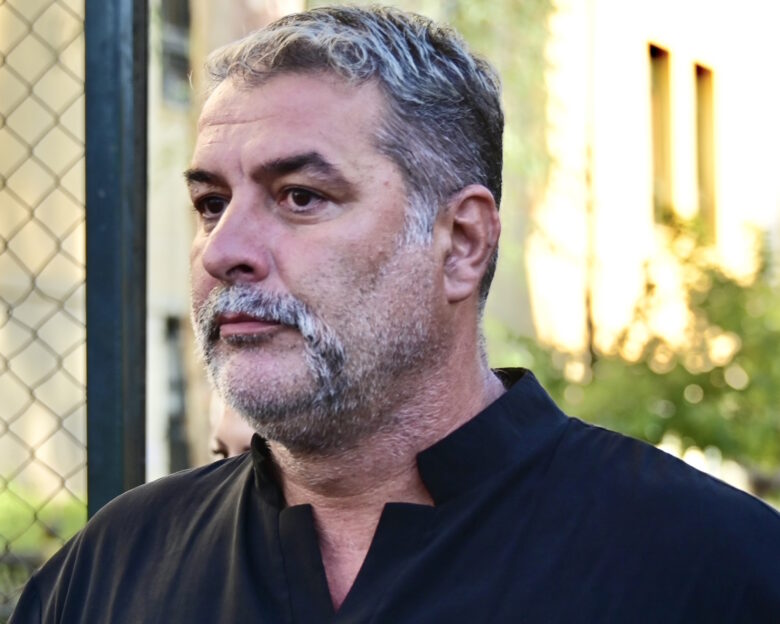 Βασίλης Μπισμπίκης: Το πρόβλημα υγείας, η κούκλα πρώην σύζυγος και τα δύσκολα νεανικά χρόνια