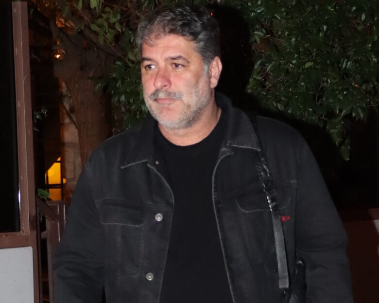 Βασίλης Μπισμπίκης: «Μου έφυγε το τιμόνι και προκάλεσα ζημιά, τηλεφώνησα στο τμήμα»