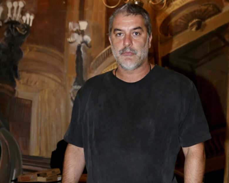 Βασίλης Μπισμπίκης: «Μου έφυγε το τιμόνι και προκάλεσα ζημιά, τηλεφώνησα στο τμήμα»