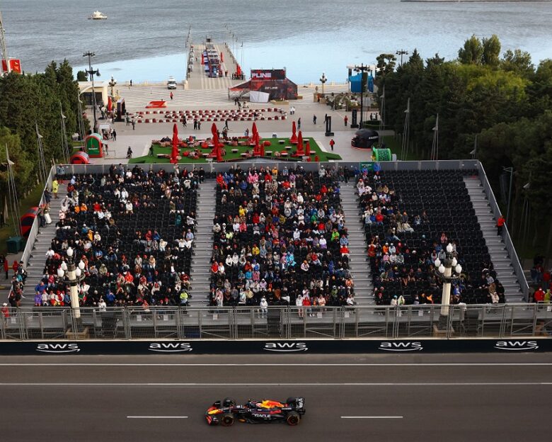 Formula 1: Θρίλερ στο Αζερμπαϊτζάν με 6 κόκκινες σημαίες και pole position για τον Verstappen