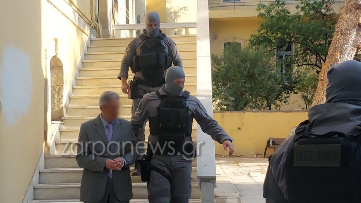 Ο γιατρός που κατηγορείται για ασέλγεια σε παιδιά κατασκήνωσης στα Χανιά