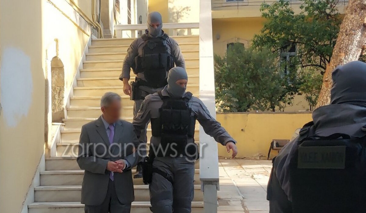 Ο γιατρός που κατηγορείται για ασέλγεια σε παιδιά κατασκήνωσης στα Χανιά
