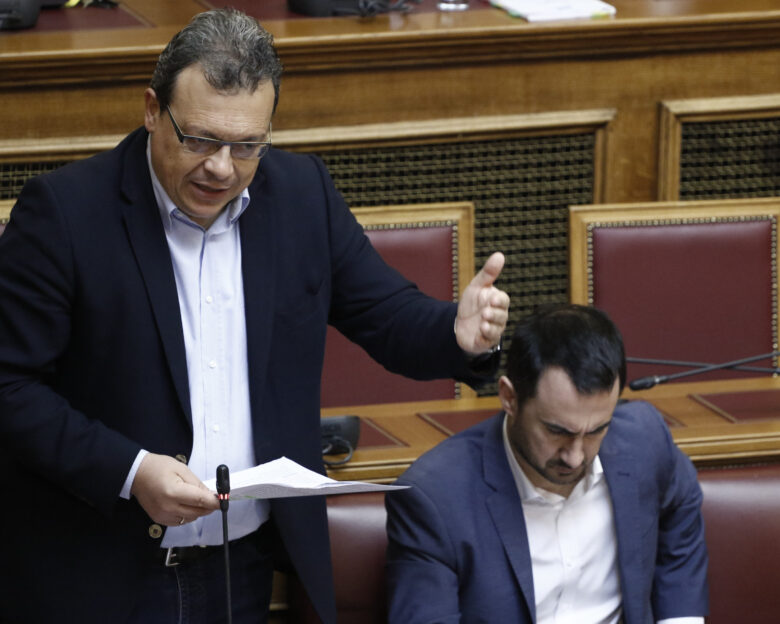 ΣΥΡΙΖΑ και Νέα Αριστερά ένα βήμα πριν την επανένωση με τα βλέμματα στραμμένα στο νέο κόμμα Τσίπρα