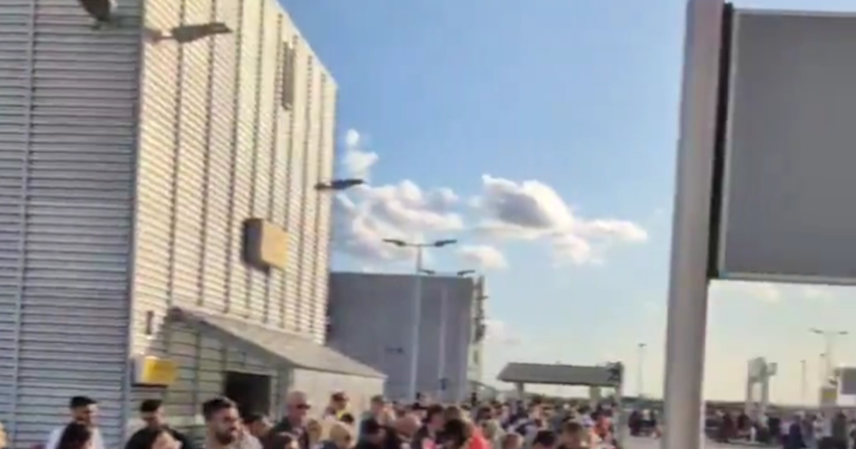 England: Fire at Heathrow Airport – Terminal Distribution