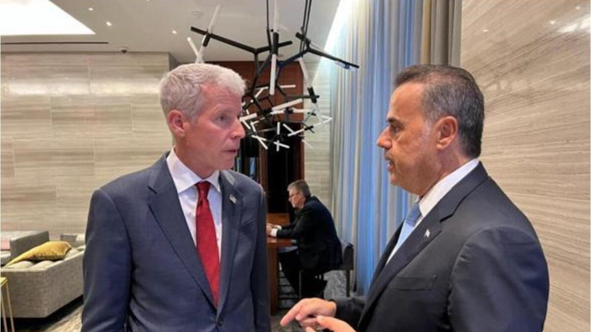 Ο Σταύρος Παπασταύρου και ο Chris Wright