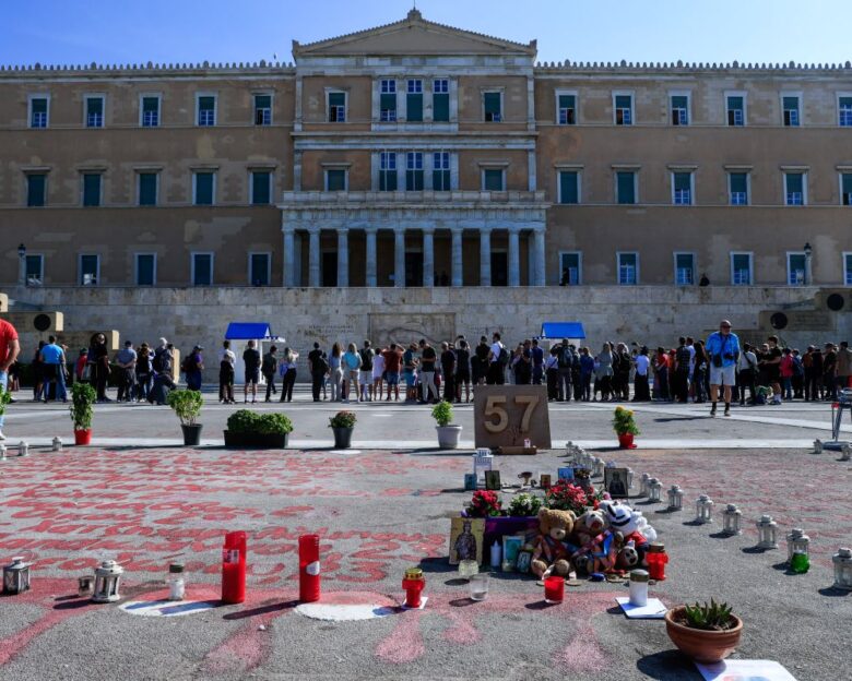 Μαρία Καρυστιανού για Άγνωστο Στρατιώτη: Κάτω τα χέρια από το μνημείο όλων μας – Τα ονόματα των νεκρών θα μείνουν εκεί μέχρι την τελική δικαίωση