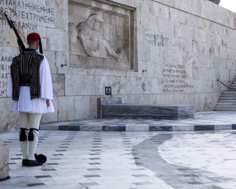ΠΑΣΟΚ για «Άγνωστο Στρατιώτη»: Τα μνημεία είναι για να ενώνουν, όχι να διχάζουν όπως προσπαθεί η κυβέρνηση