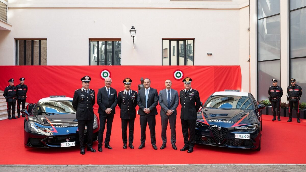 alfa romeo giulia quadrifoglio carabinieri