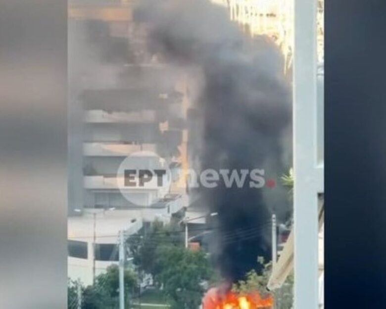 Άλιμος: Στις φλόγες αυτοκίνητο εν κινήσει – Πρόλαβε και το εγκατέλειψε ο οδηγός, «στάχτη» άλλα τρία