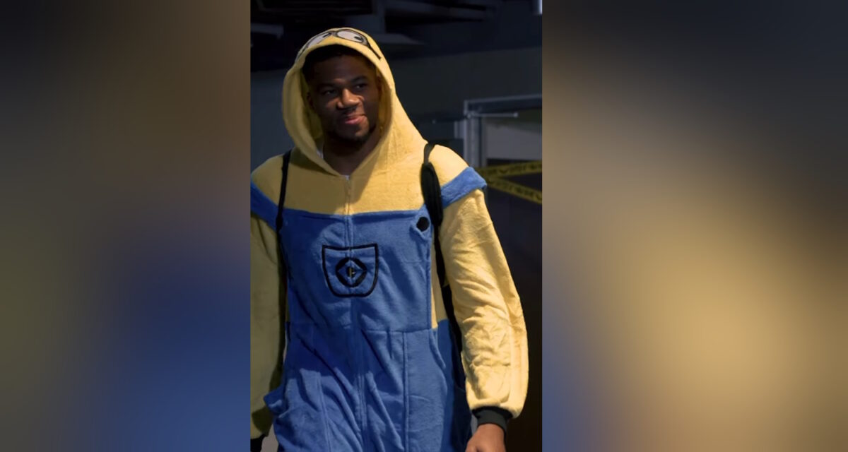 Ο Γιάννης Αντετοκούνμπο ντυμένος μίνιον