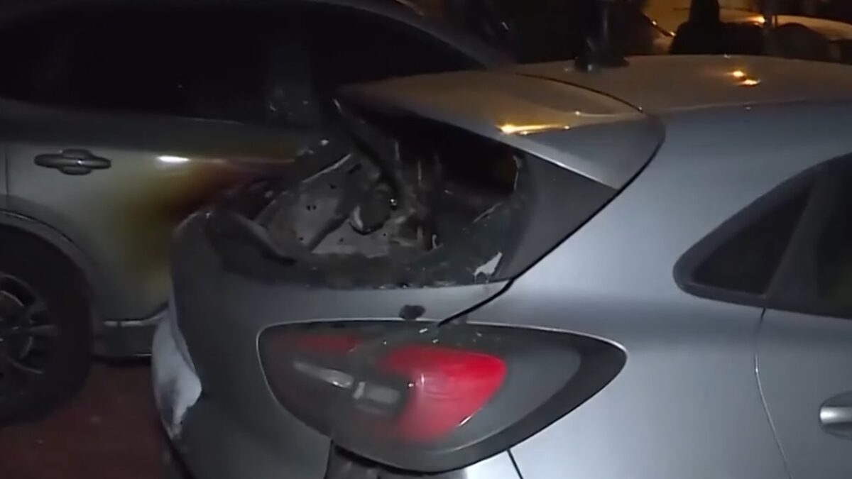 Φωτιά σε αντιπροσωπεία αυτοκινήτων