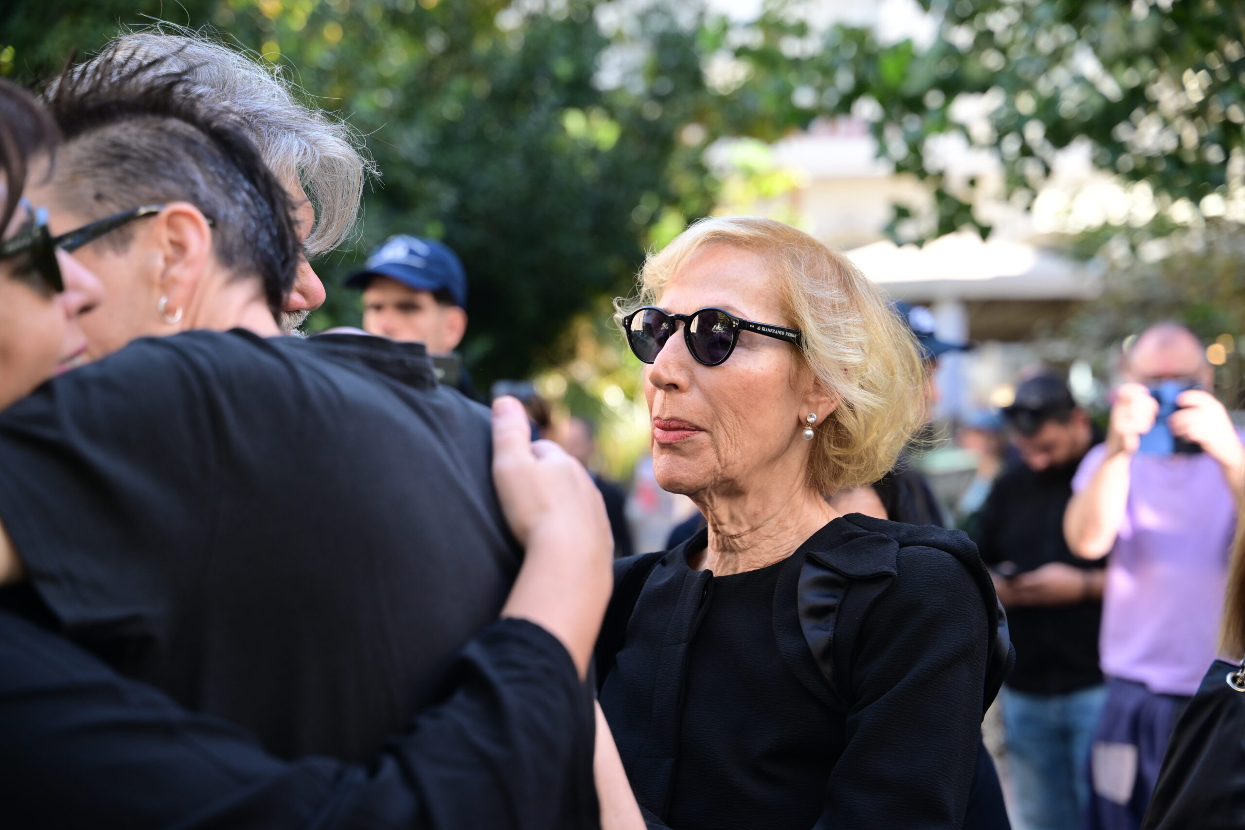 Κηδεία Διονύση Σαββόπουλου. Εξόδιος ακολουθία στη Μητρόπολη Αθηνών.Σάββατο 25 Οκτωβρίου 2025  (ΤΑΤΙΑΝΑ ΜΠΟΛΑΡΗ/EUROKINISSI)