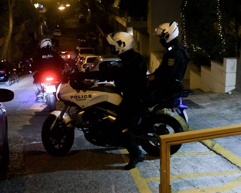 Κρυονέρι: Άνδρας απειλεί να αυτοκτονήσει, ισχυρίζεται ότι έχει καραμπίνα
