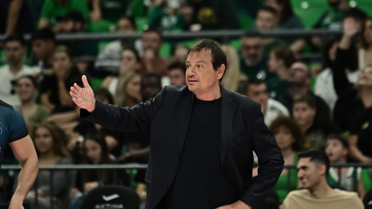 Ο Αταμάν σε αγώνα του Παναθηναϊκού (ΜΙΧΑΛΗΣ ΚΑΡΑΓΙΑΝΝΗΣ