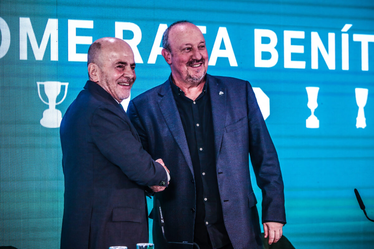 Ο Ράφα Μπενίτεθ με τον Γιάννη Αλαφούζο (ΘΑΝΑΣΗΣ ΔΗΜΟΠΟΥΛΟΣ