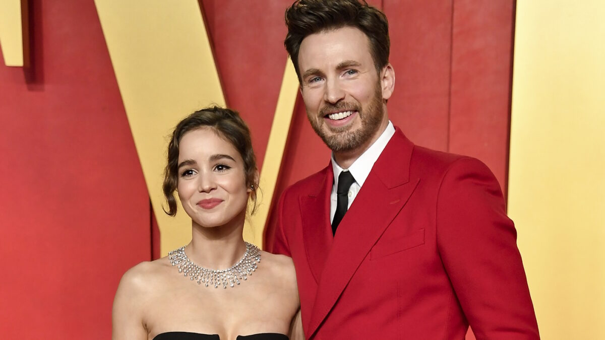 Ο Κρις Έβανς και η Άλμπα Μπαπτίστα