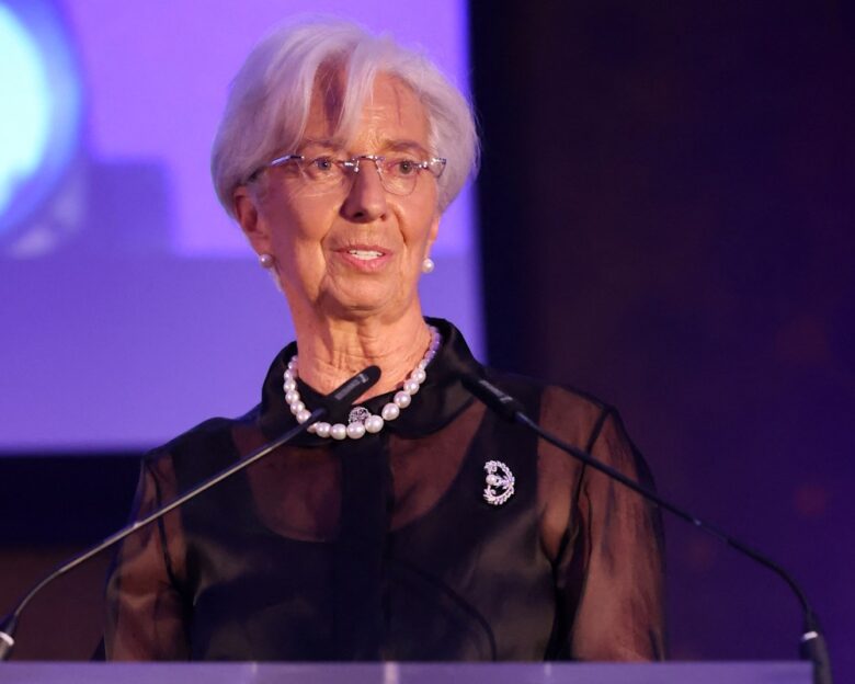 Η Λαγκάρντ ζητά αυστηρότερο έλεγχο για τα funds