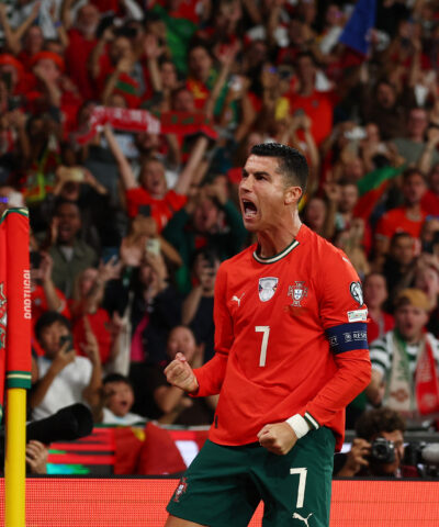 Ο Κριστιάνο Ρονάλντο με τη φανέλα της εθνικής Πορτογαλίας (REUTERS