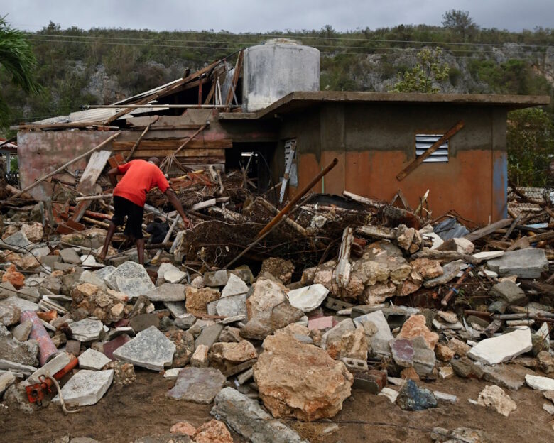 Ο τυφώνας Melissa επιταχύνεται και απειλεί τις Βερμούδες – Σκορπά τον θάνατο και μετατρέπει ολόκληρες χώρες σε ερείπια
