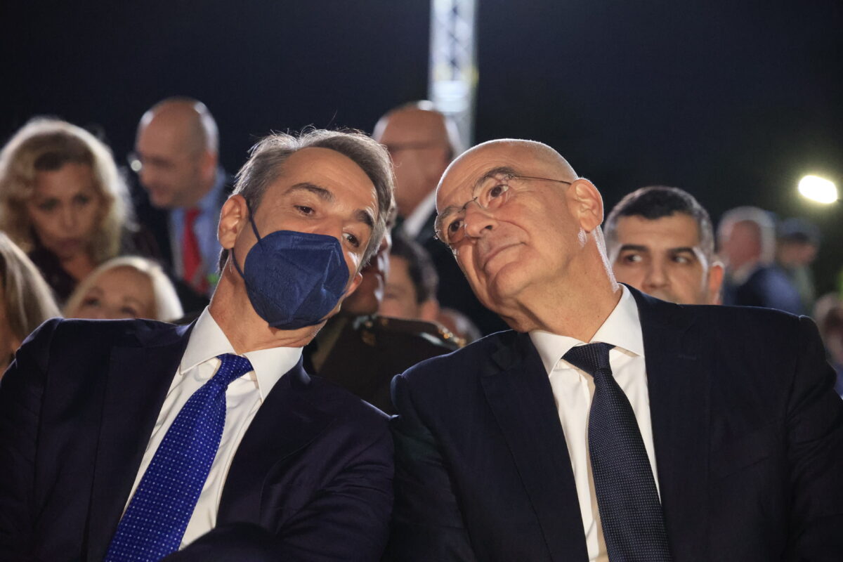 O Κυριάκος Μητσοτάκης και ο Νίκος Δένδιας