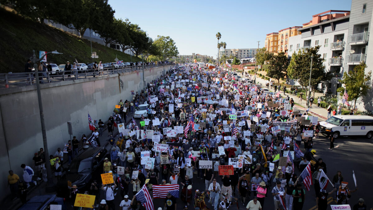 Διαδηλωτές κατά του Τραμπ στον Λος Αντζελες