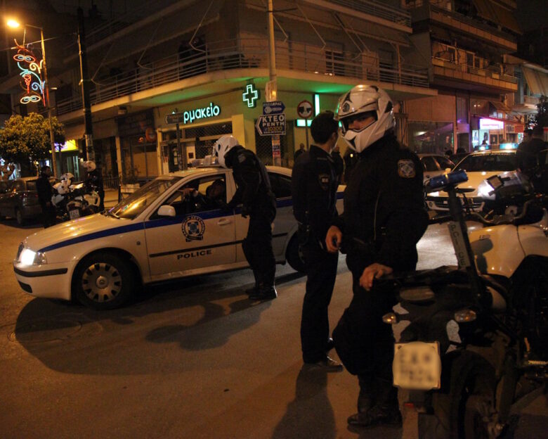 Άγρια συμπλοκή στον Νέο Κόσμο: Οδηγός φορτηγού τραυμάτισε με μαχαίρι 3 συναδέλφους του – 5 συλλήψεις