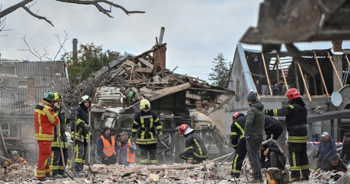Ukraine: Barage of attacks with over 250 drones against Russian territories – Damage to an oil refinery