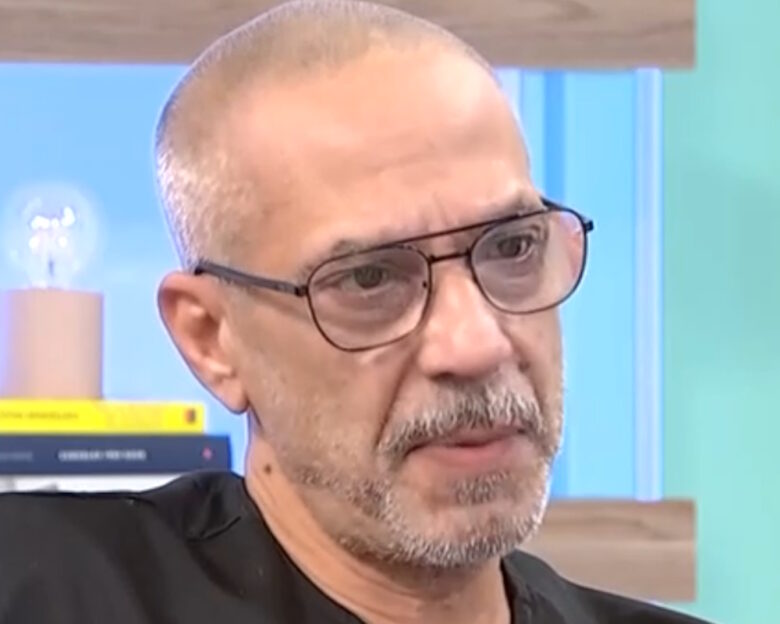 Δημοσθένης Παπαδόπουλος: «Οι πρώτες κρίσεις πανικού μου δημιουργήθηκαν 20 χρονών, δεν έκανα τίποτα γι’ αυτό»