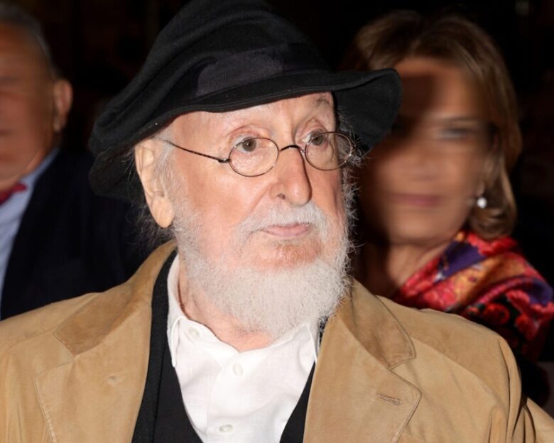 Διονύσης Σαββόπουλος: Ηχηρές απουσίες από Νίκο Ανδρουλάκη, Σωκράτη Φάμελλο και Δημήτρη Κουτσούμπα στην κηδεία του Νιόνιου