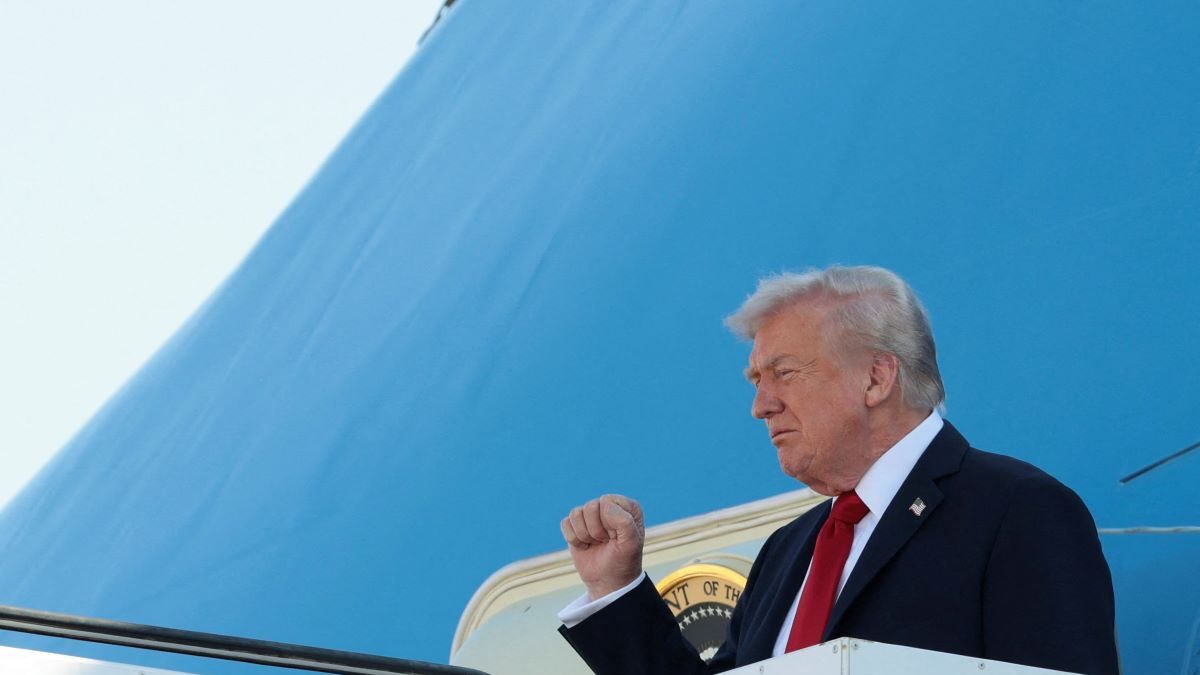 US President Donald Trump descends from Air Force One at Ben Gurion Airport