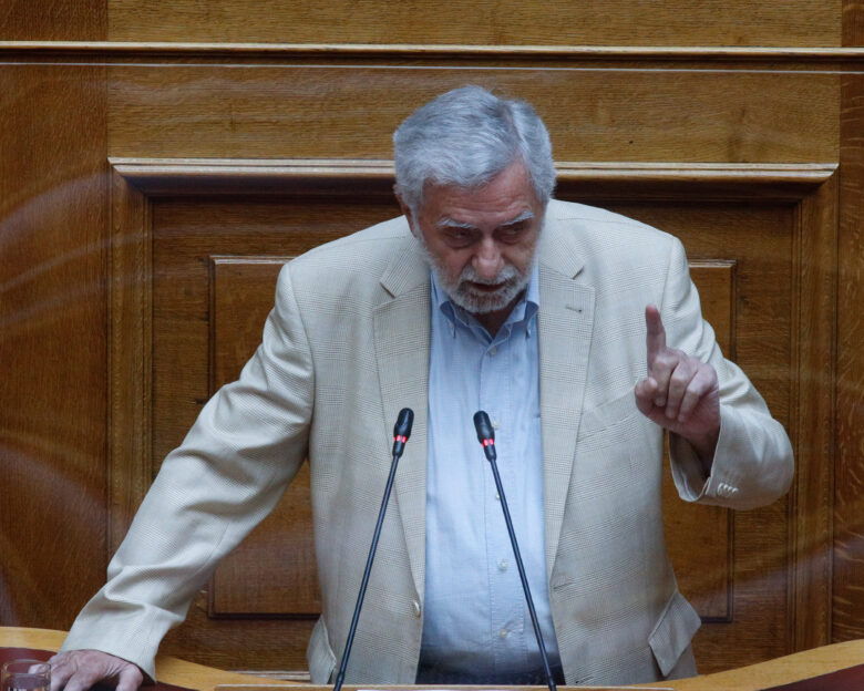 Στον Θοδωρή Δρίτσα και στη Νέα Αριστερά η έδρα του ΣΥΡΙΖΑ μετά την παραίτηση Τσίπρα: «Θα την κρατήσω δεν έχω άλλη επιλογή»