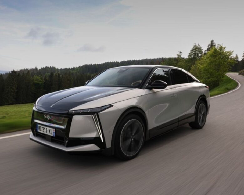 DS Automobiles: Το νέο ηλεκτρικό No8 έβγαλε πάνω από 500 χλμ. σε αυτοκινητόδρομο
