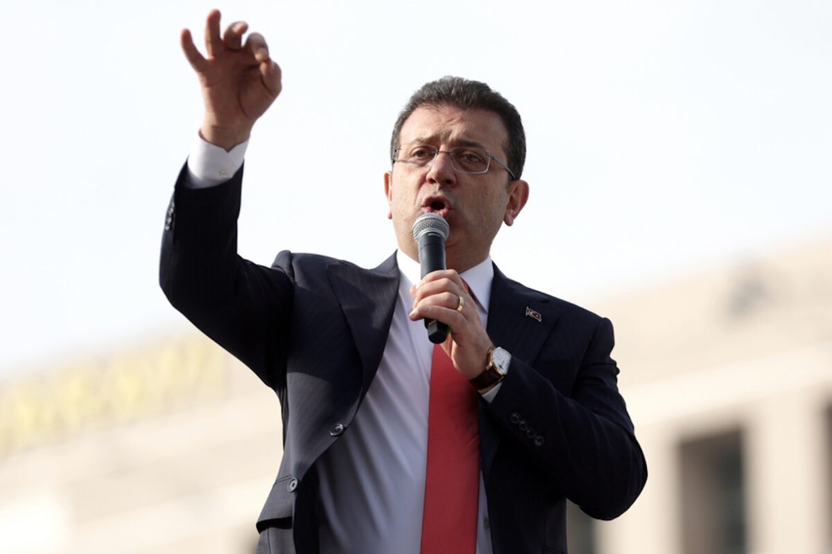 Ο Εκρέμ Ιμάμογλου σε προεκλογική ομιλία πριν φυλακιστεί