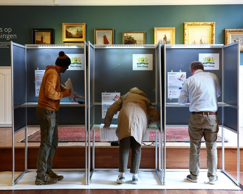 Εκλογές στην Ολλανδία: Προηγείται στα exit poll το φιλοευρωπαϊκό κεντρώο κόμμα
