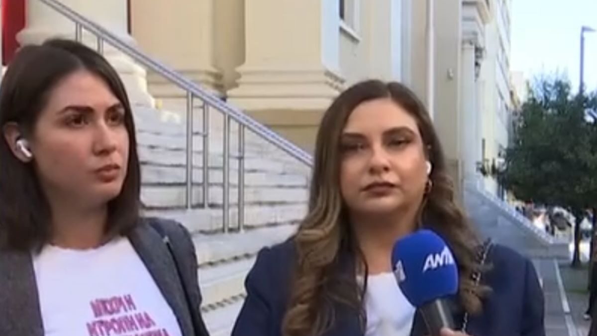 Η Έλενα Κρεμλίδου με τη δικηγόρο της