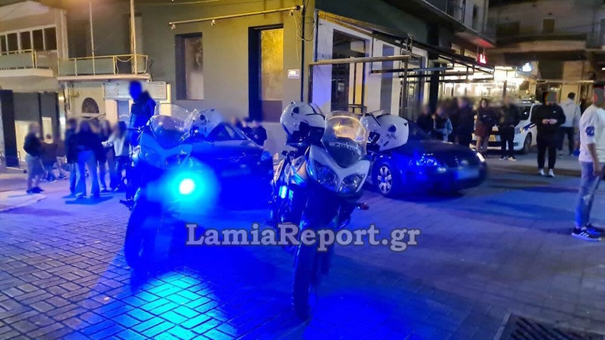 Αστυνομικοί στο σημείο της συμπλοκής ανηλίκων στη Λαμία