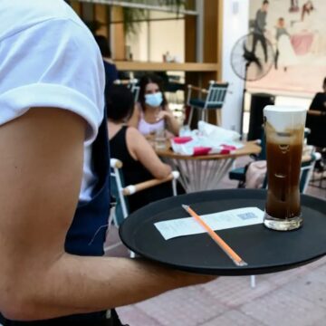 εργαζόμενος στην εστίαση