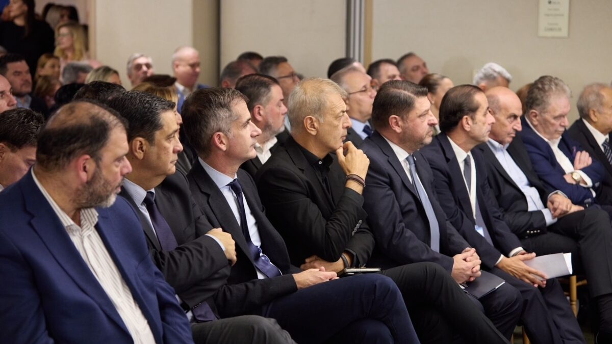 Δήμαρχοι σε εκδήλωση