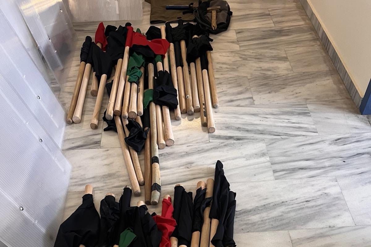 Ηράκλειο: 6 συλλήψεις για την επίθεση στον Μάκη Βορίδη από την έφοδο της ΕΛΑΣ στην κατάληψη του «Ευαγγελισμός» – Δείτε τι βρέθηκε