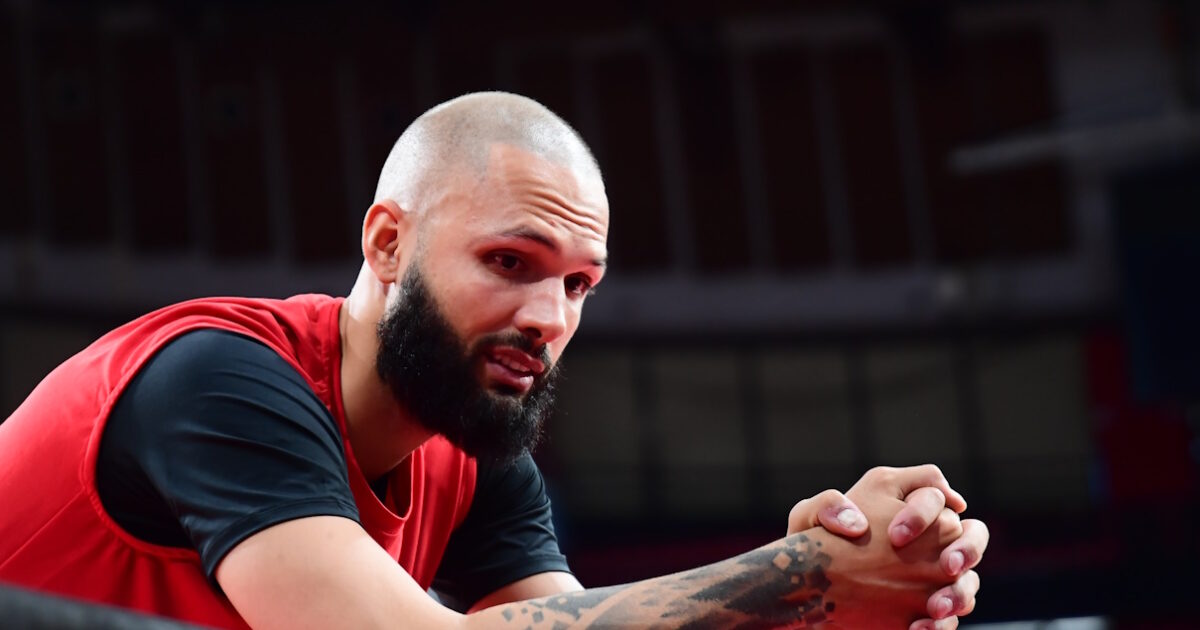 Evan Fournier stays out of Olympiacos – Dubai BC and tries to catch the derby with Panathinaikos