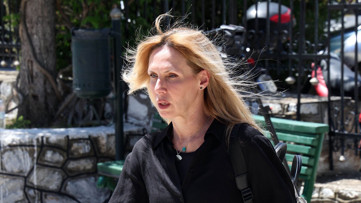 Εβελίνα Παπούλια