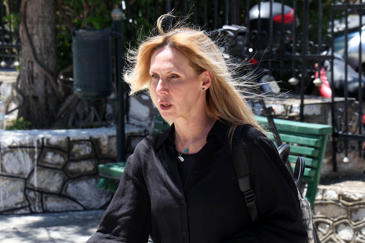 Εβελίνα Παπούλια