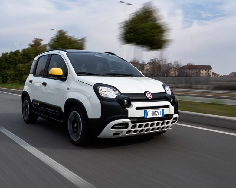 Fiat: Από 15.490 ευρώ το Pandina