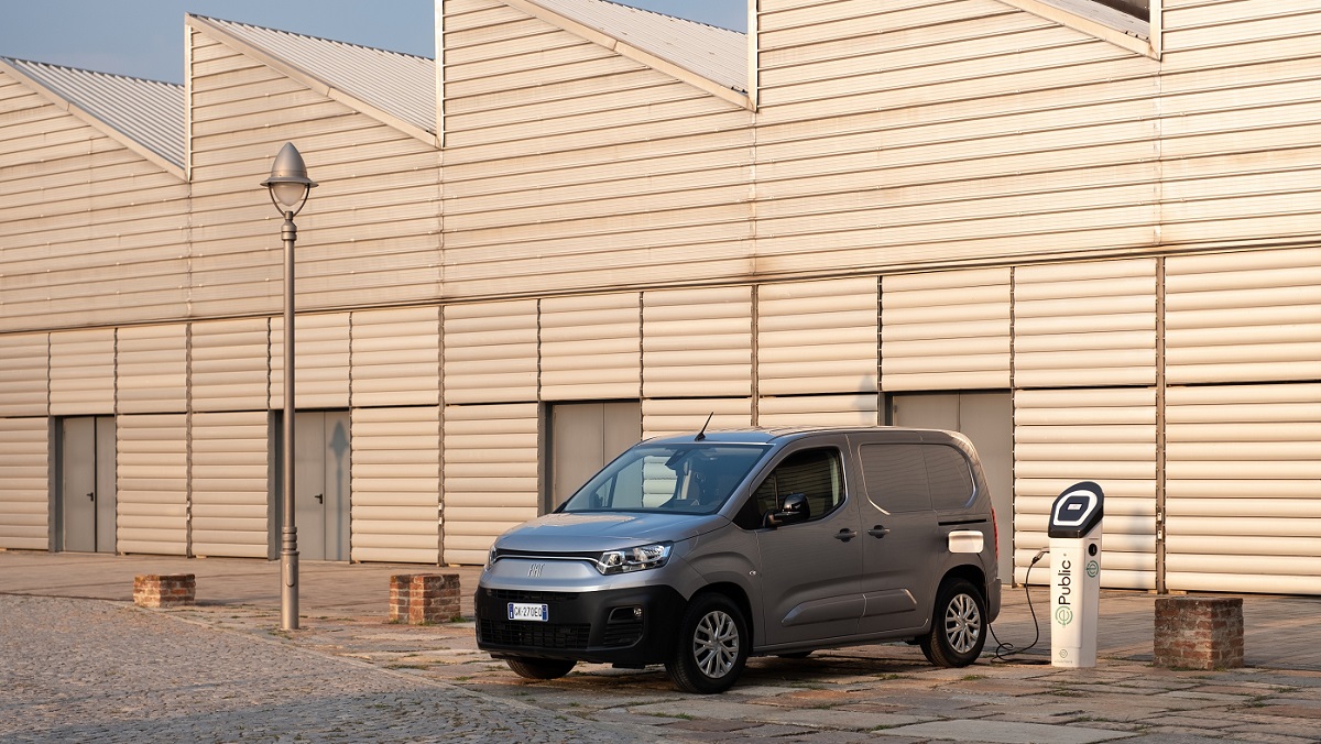 fiat professional doblo turns 25