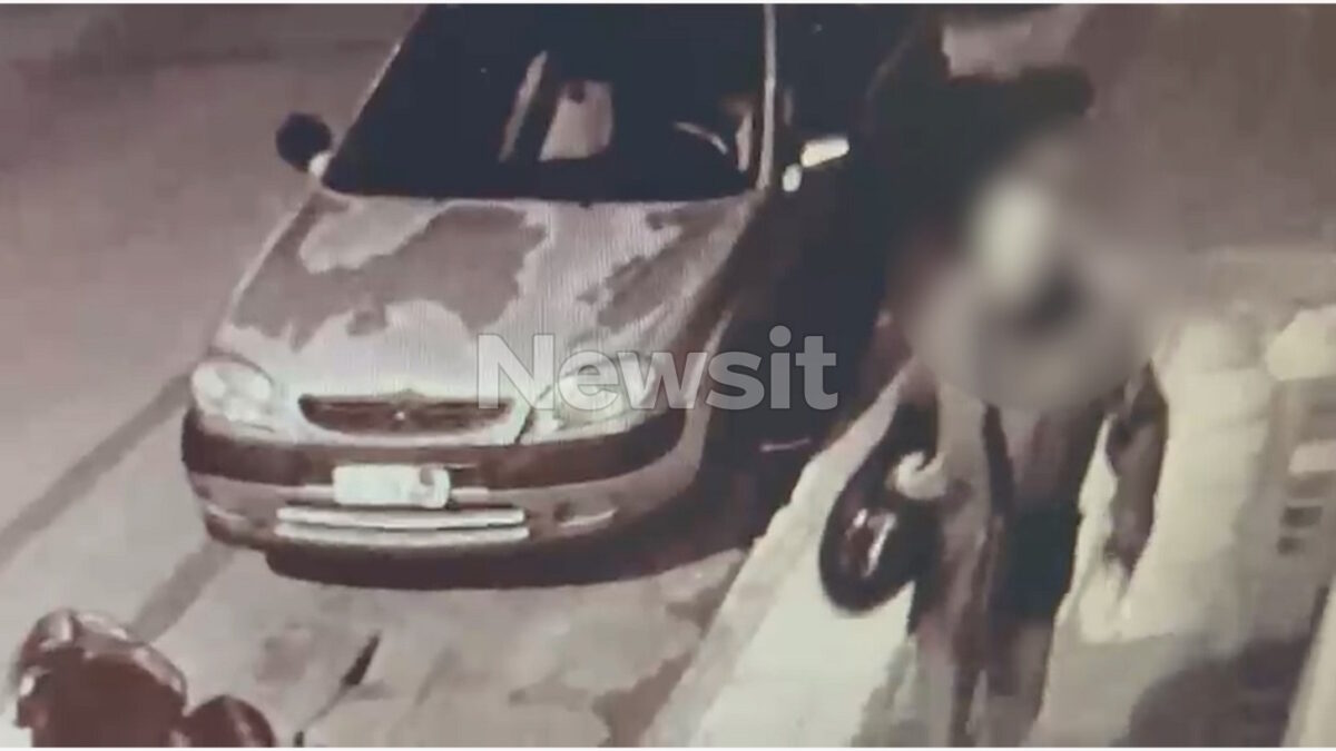 Καρέ από βίντεο με τον φερόμενο εκτελεστή της Φοινικούντας στην Καλλιθέα