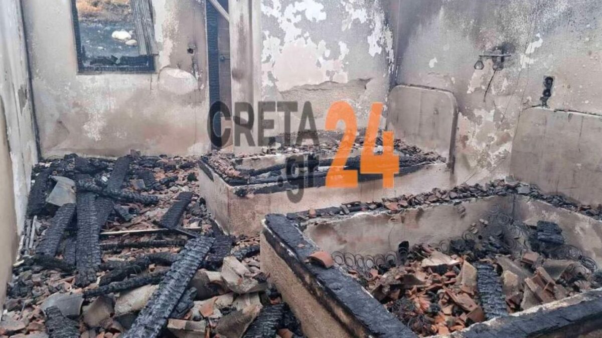 Εικόνες καταστροφής από τη φωτιά