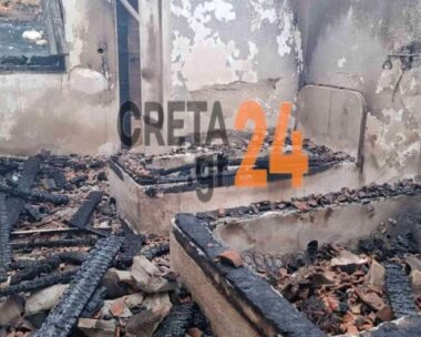 Εικόνες καταστροφής από τη φωτιά